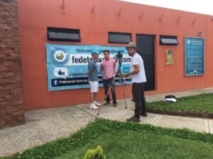 Una de las muchas entrevistas a medios